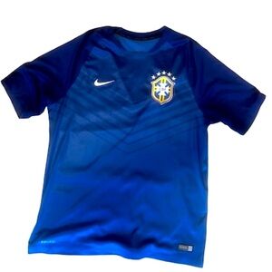 Nike Brasil soccer jersey size large fits snug